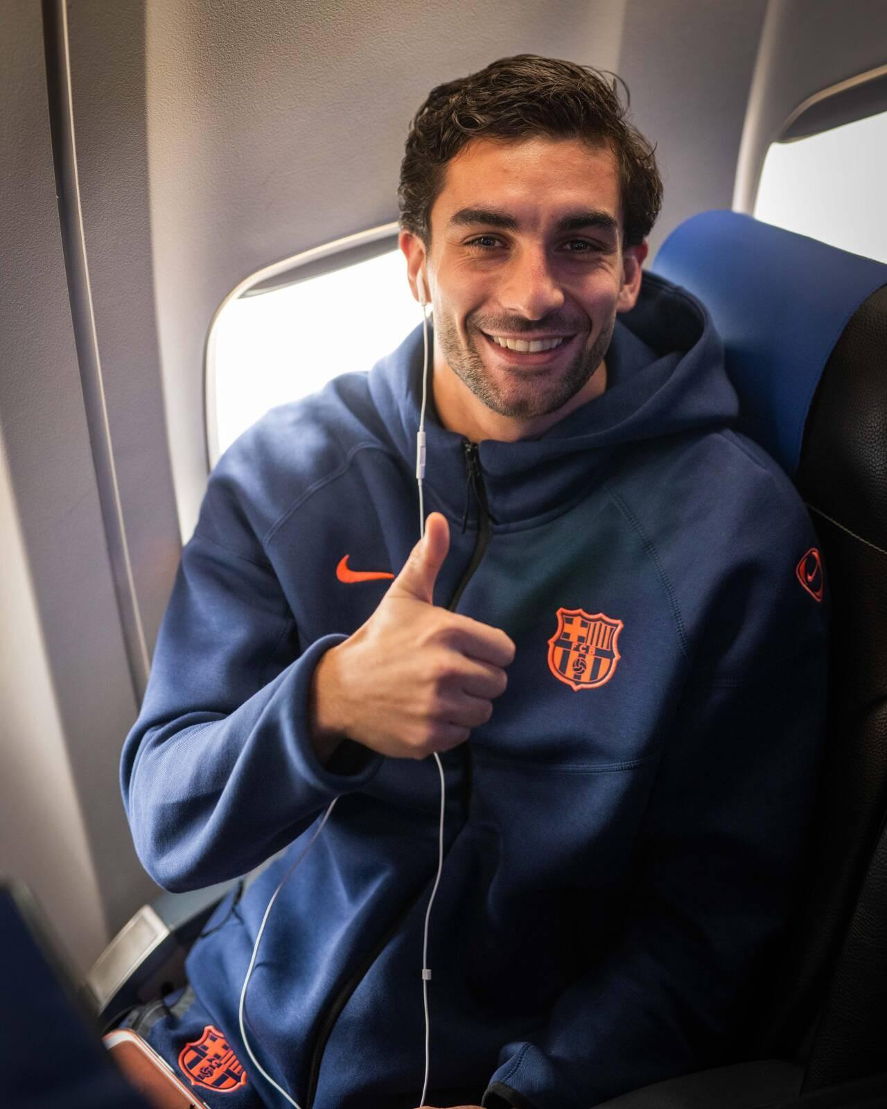 巴薩賽前發(fā)文有鯊出沒，皇社賽后：看錯(cuò)了吧，是葡國軍艦水母