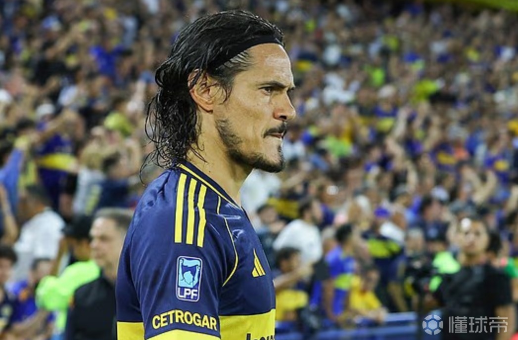 39歲卡瓦尼表現(xiàn)平平遭博卡球迷狂噓，名宿直言他該退役