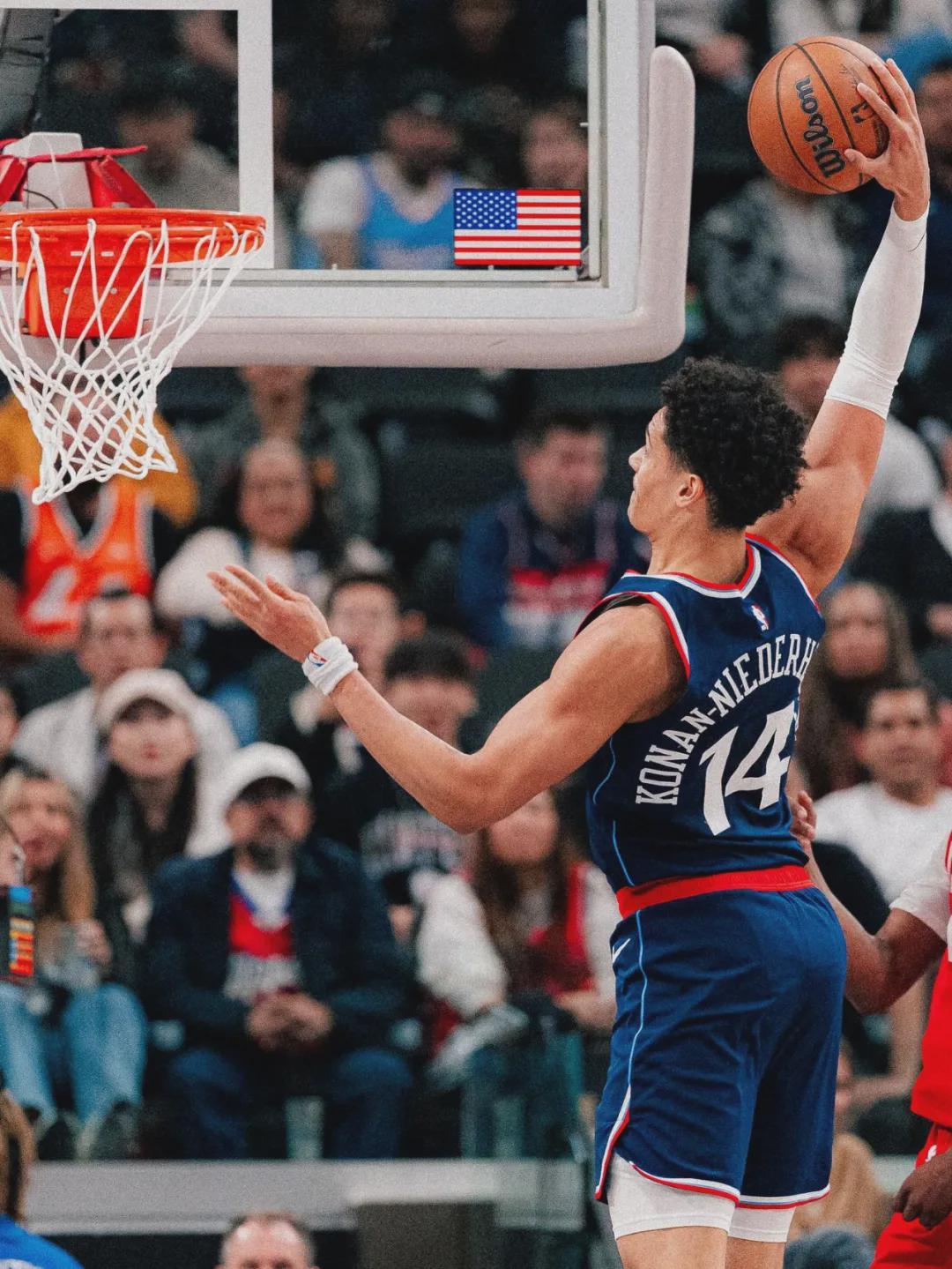 倒地慘叫！架回更衣室！快船遭遇沉重打擊